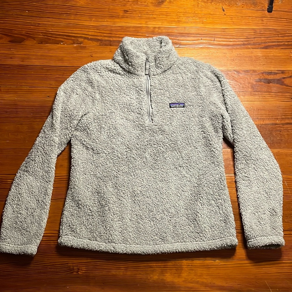 Patagonia quarter zip fleece.